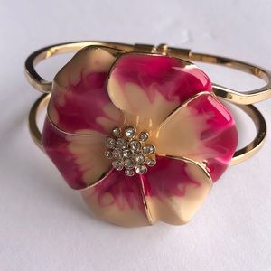 New cuff bracelet-gold-opens easily to put on